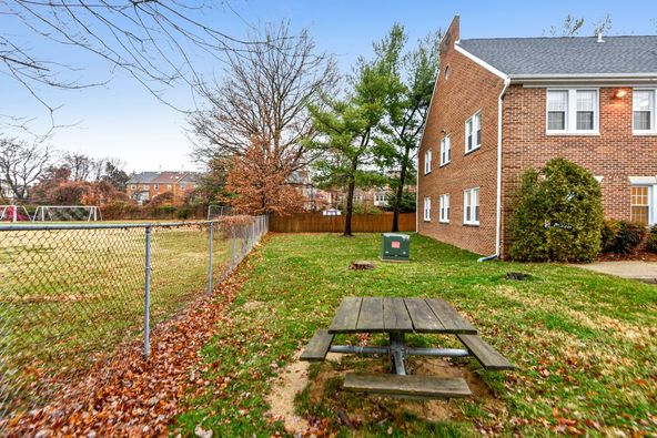 2102 Gallows Rd, Vienna, VA, 22182